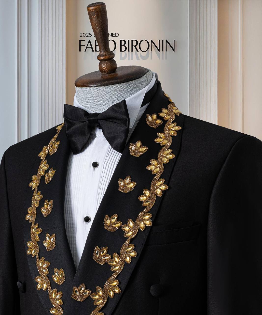 Ornamental Shawl Lapel Men's Tuxedo for Ceremony thumbnail