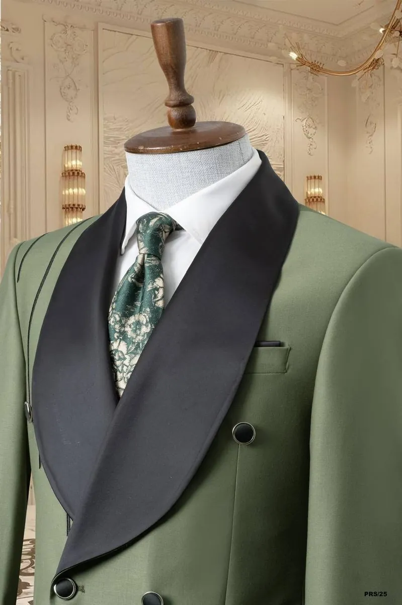 Gold Line Detail Shawl Lapel Men's Tuxedo – view 4