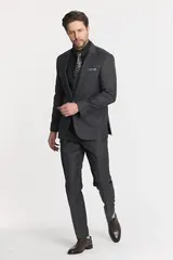 Charcoal Grey Three-Piece Men's Suit with Peak Lapel – view 2