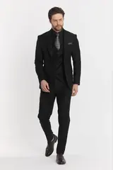 Black Three-Piece Men's Suit with Peak Lapel – view 1
