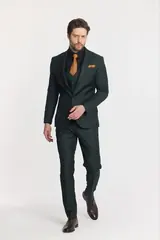 Emerald Green Three-Piece Men's Suit with Peak Lapel – view 1
