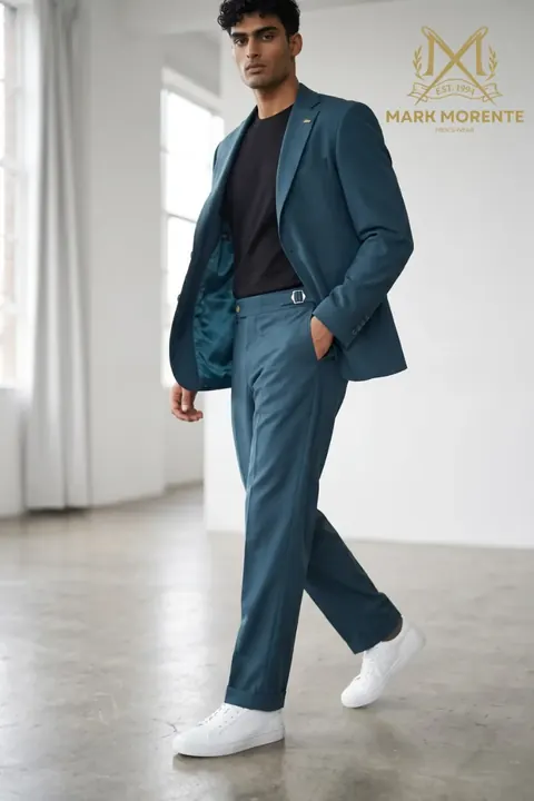 Traje de dos piezas verde azulado con ajustadores laterales, traje de dos piezas de Mark Morente, vista frontal